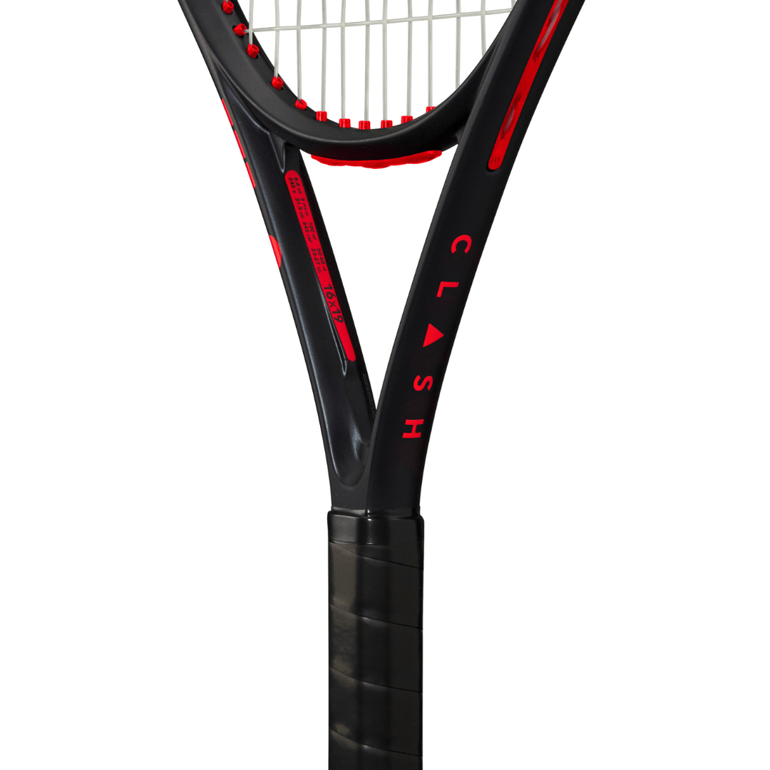 Wilson Clash 26 v3 tennis racket junior player